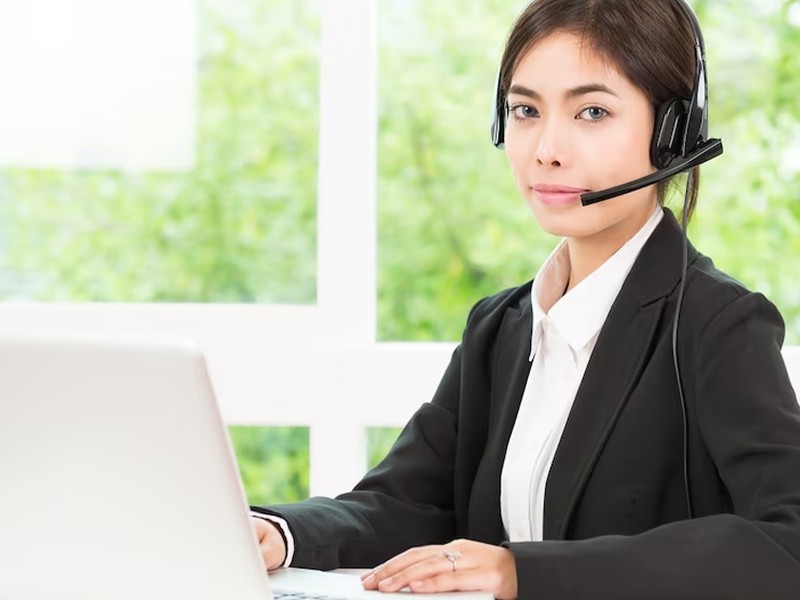 Đội ngũ hỗ trợ khách hàng 24/7 của betvisa qua chat trực tuyến và điện thoại